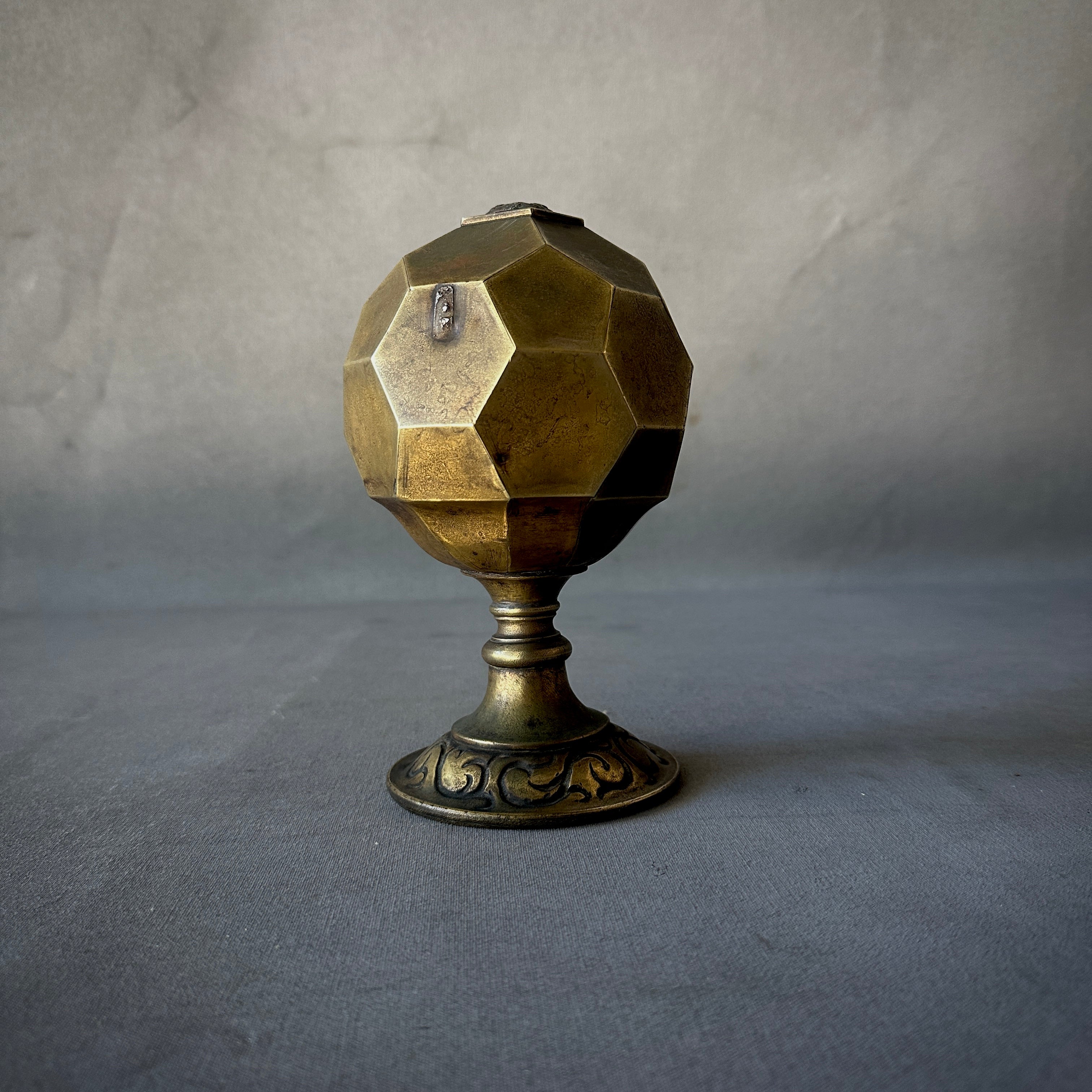 Ball on Stand