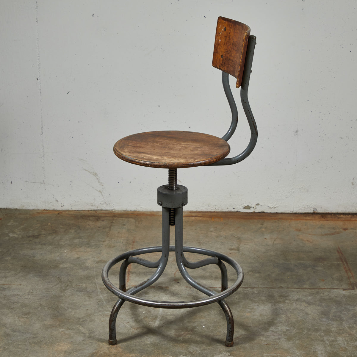 INDUSTRIAL STOOL