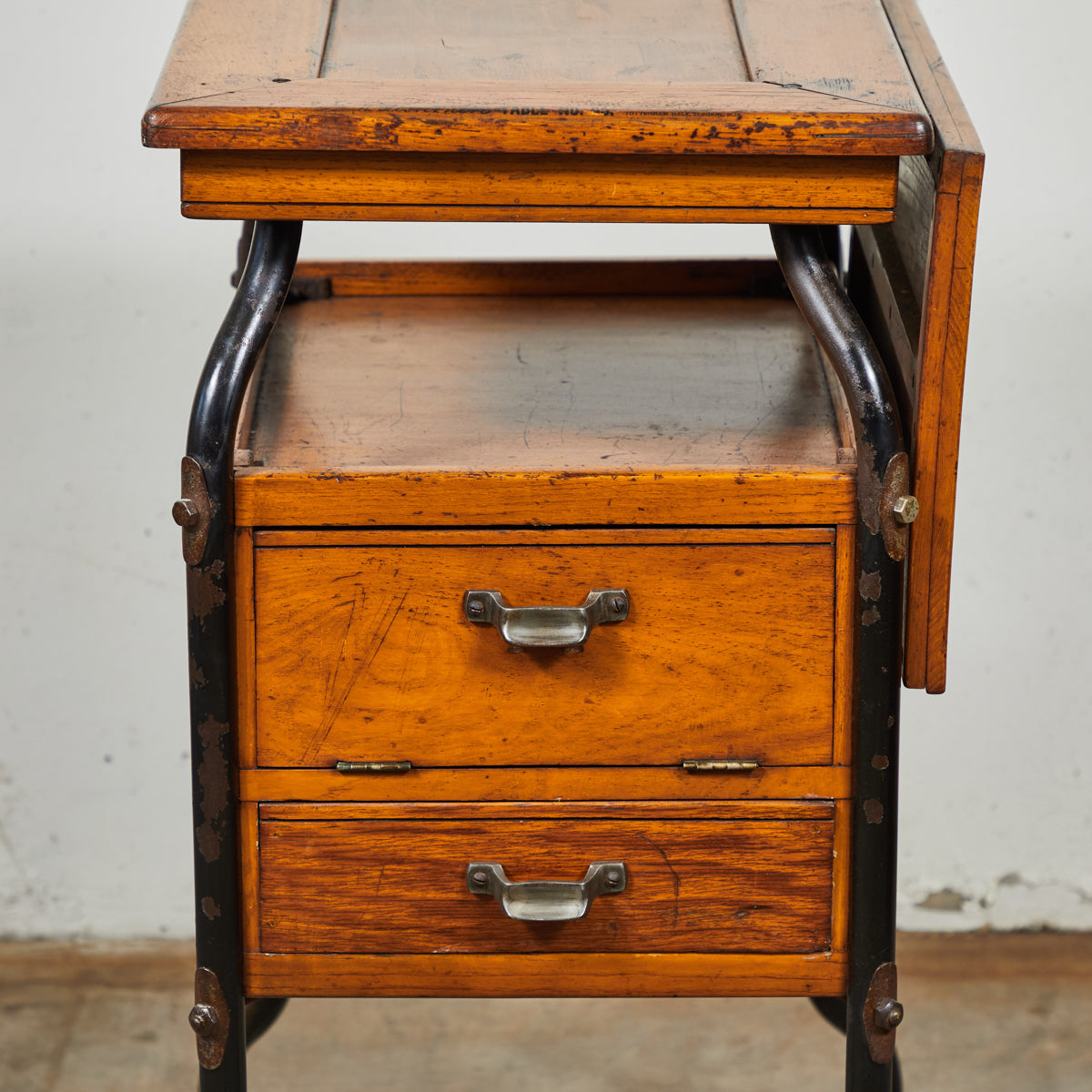 TABLE WITH DRAWERS